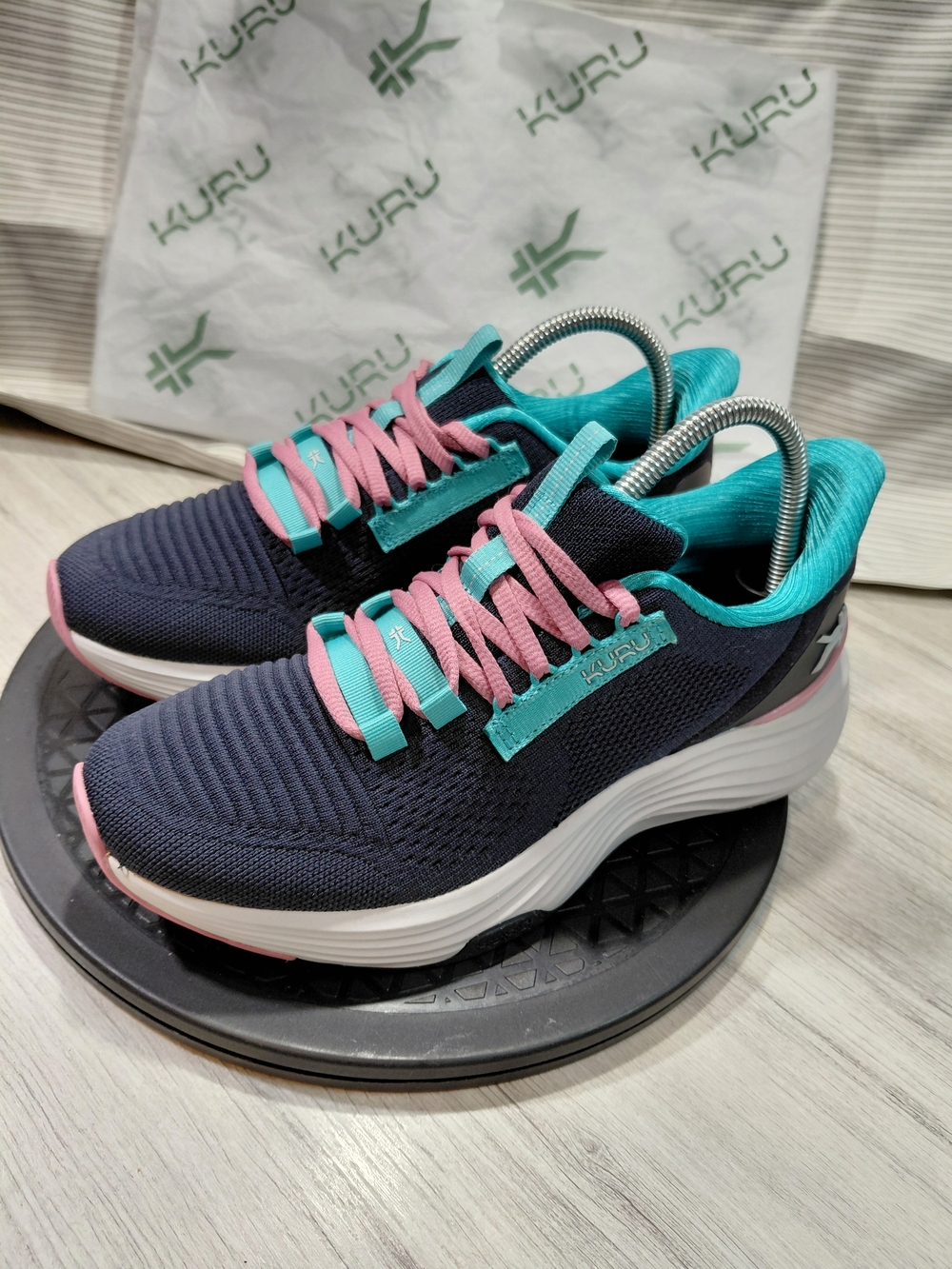 NEW KURU Women's Atom 2 Athletic Sneakers Midnight Blue, Teal & Pink SIZE 8